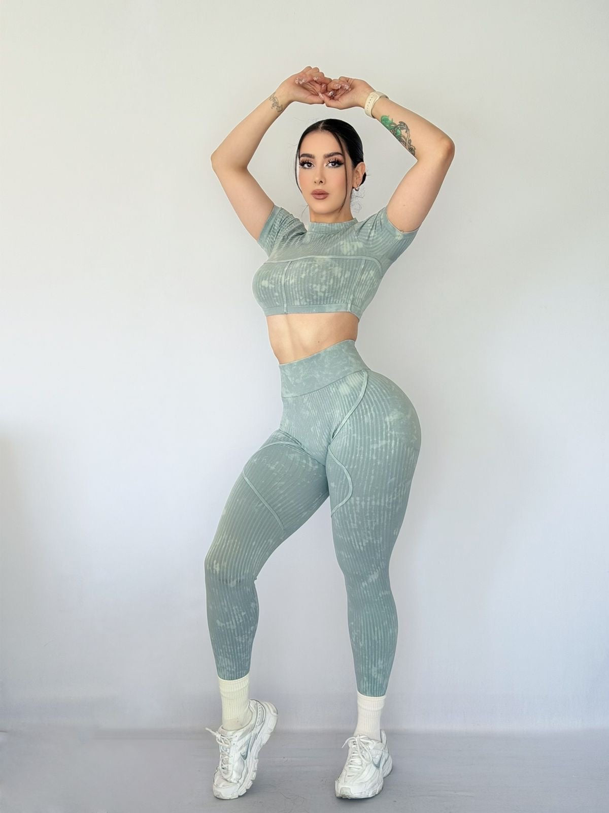 AURA TIE DYE SET